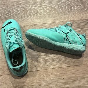 Puma Aqua futsol sneakers